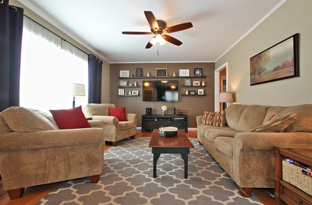 1383 S 6th Ave, Des Plaines, IL 60018 photo 2