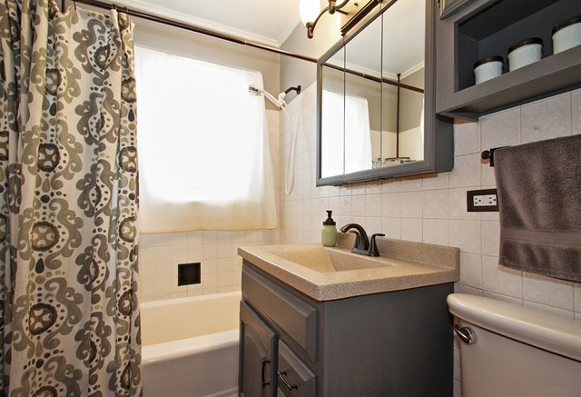 1383 S 6th Ave, Des Plaines, IL 60018 photo 7
