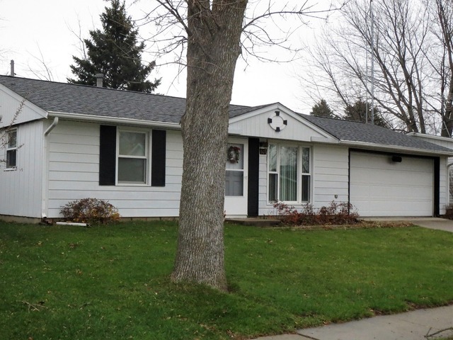 607 Cushing St, Dixon, IL 61021 photo 1