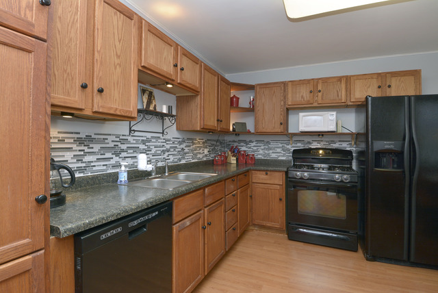 3504 Kingfisher Ln, Rolling Meadows, IL 60008 photo 4