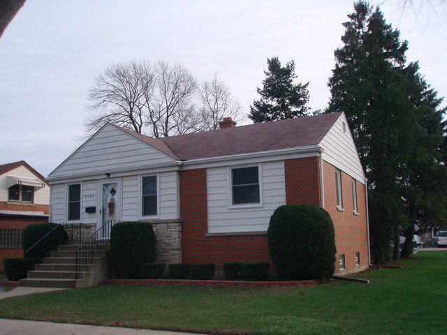 9425 Monroe Ave, Brookfield, IL 60513 photo 2