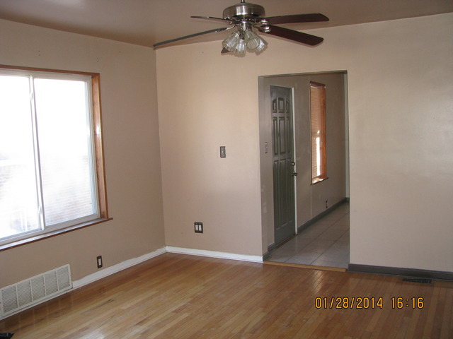720 Oak Ave, Aurora, IL 60506 photo 2
