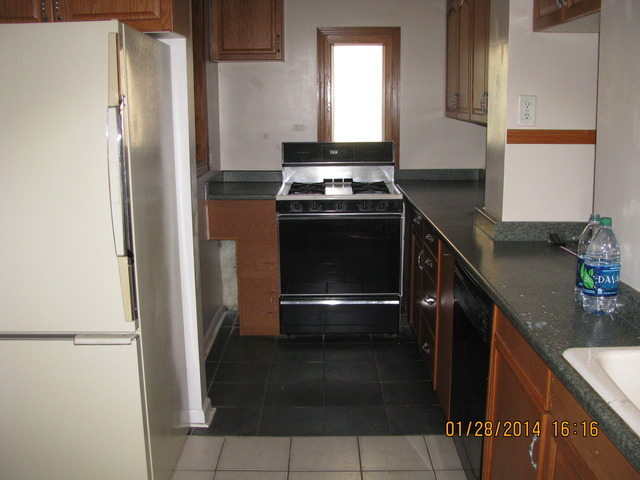720 Oak Ave, Aurora, IL 60506 photo 4
