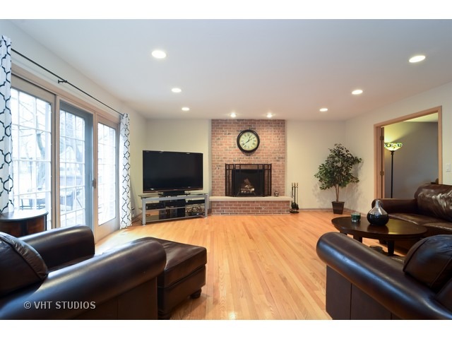 4109 Jody Ct, Rolling Meadows, IL 60008 photo 8