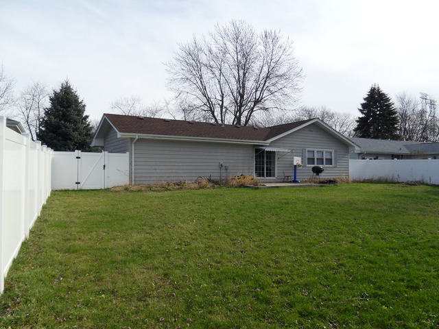 1720 Daisy St, Aurora, IL 60505 photo 3