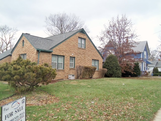 576 Summit St, Elgin, IL 60120 photo 16
