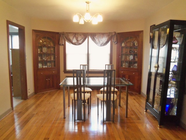 576 Summit St, Elgin, IL 60120 photo 4
