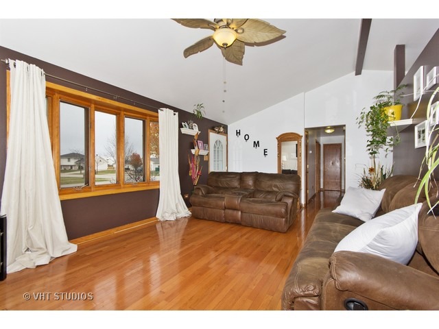 6904 Bitterroot Dr, Plainfield, IL 60586 photo 3
