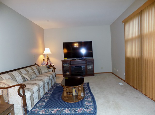 3645 Jonathan Simpson Dr, Joliet, IL 60431 photo 2