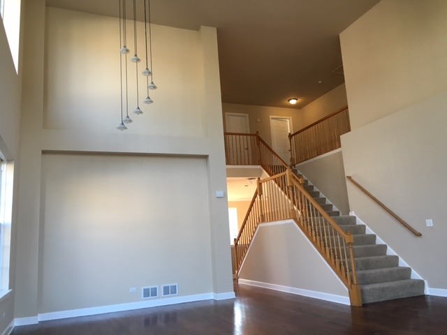 1867 Krowka Dr, Des Plaines, IL 60018 photo 2