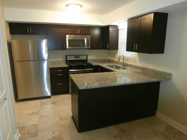 24 Willow Cir, Cary, IL 60013 photo 2