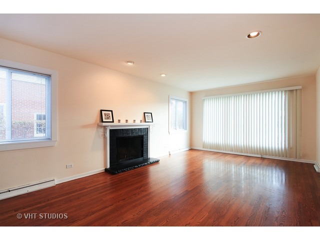 1430 Hackberry Rd, Deerfield, IL 60015 photo 4