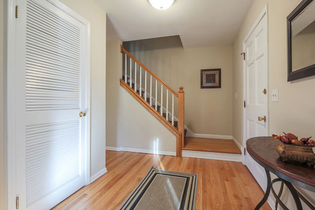 1709 Clyde Dr, Naperville, IL 60565 photo 2