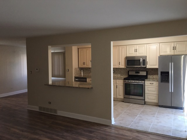 705 Clearwater Ct, Wheeling, IL 60090 photo 7