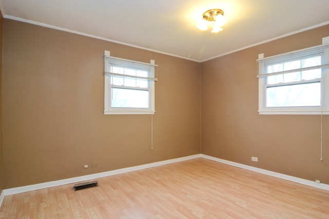 115 E Dennis Rd, Wheeling, IL 60090 photo 6