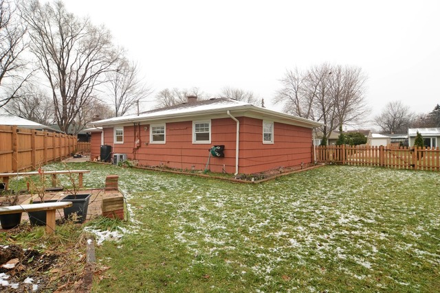 115 E Dennis Rd, Wheeling, IL 60090 photo 10