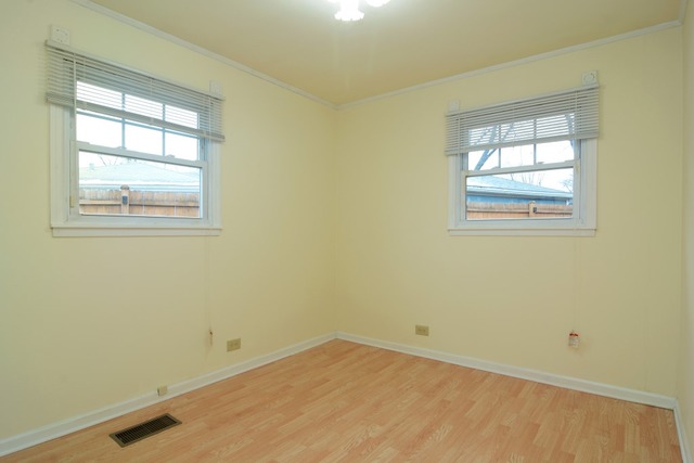 115 E Dennis Rd, Wheeling, IL 60090 photo 7