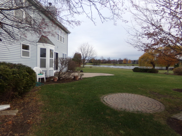 1351 Windgate Ct, Bartlett, IL 60103 photo 2
