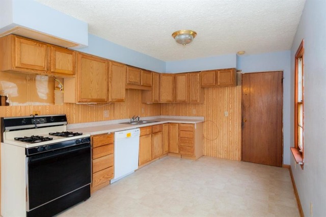 5748 Chestnut St, Roscoe, IL 61073 photo 15
