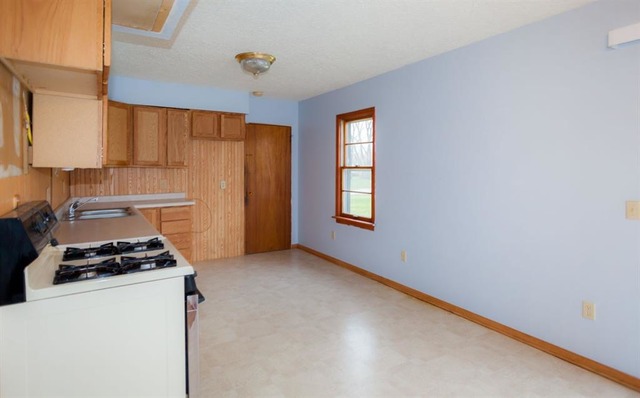 5748 Chestnut St, Roscoe, IL 61073 photo 13
