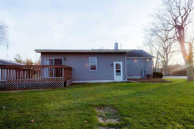 5748 Chestnut St, Roscoe, IL 61073 photo 3