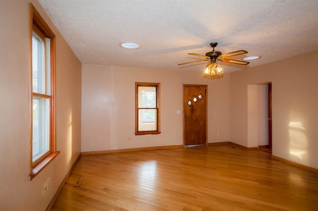 5748 Chestnut St, Roscoe, IL 61073 photo 10