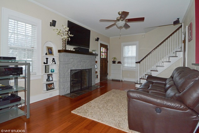 64 S Fordham Ave, Aurora, IL 60506 photo 2