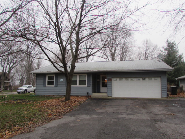 6295 E Flora St, Kankakee, IL 60901 photo 3