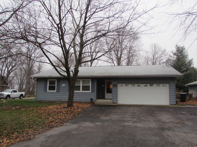 6295 E Flora St, Kankakee, IL 60901 photo 1
