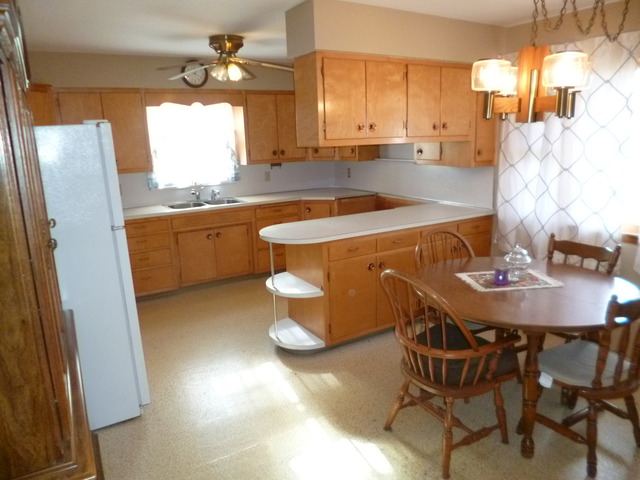 3642 Emerald Ave, Steger, IL 60475 photo 9