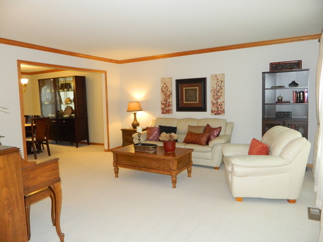 5135 Barcroft Dr, Barrington, IL 60010 photo 3