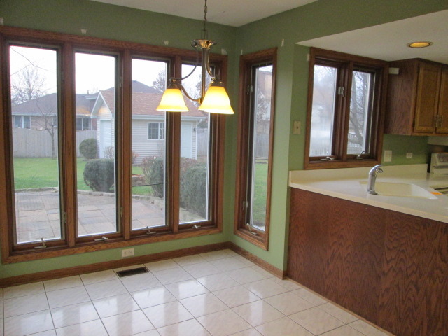 1504 Wayne Dr, Crete, IL 60417 photo 5