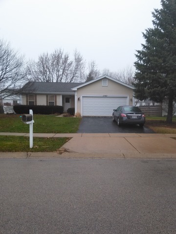 1740 Tanglewood Dr E, Algonquin, IL 60102 photo 1