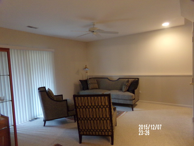 2058 Jeffrey Ct, Elgin, IL 60123 photo 11