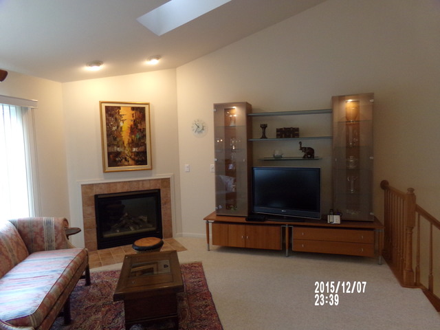 2058 Jeffrey Ct, Elgin, IL 60123 photo 4
