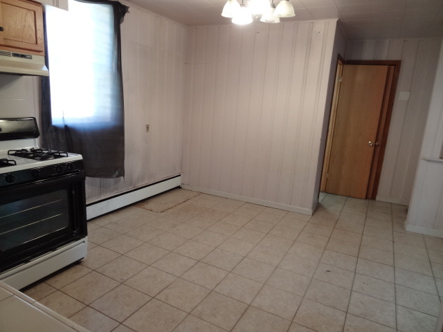 559 Brook St, Elgin, IL 60120 photo 5