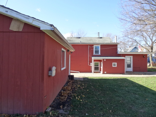 559 Brook St, Elgin, IL 60120 photo 3