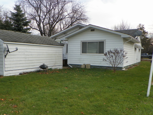 406 E James St, Dwight, IL 60420 photo 11