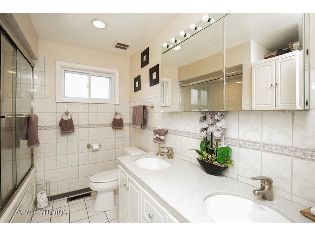 1628 Pitner Ave, Evanston, IL 60201 photo 8