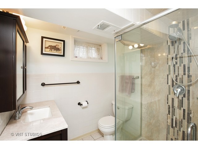 1628 Pitner Ave, Evanston, IL 60201 photo 17
