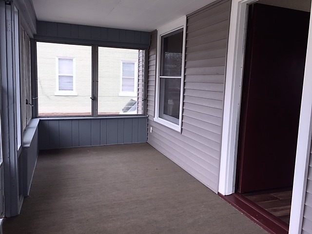 536 Simms St, Aurora, IL 60505 photo 3
