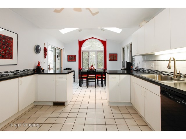 1207 Westhaven Dr, Wheaton, IL 60189 photo 7