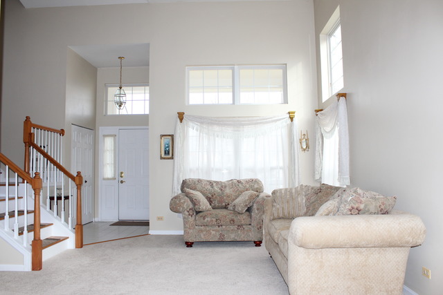 992 Knowles Rd, Gurnee, IL 60031 photo 2
