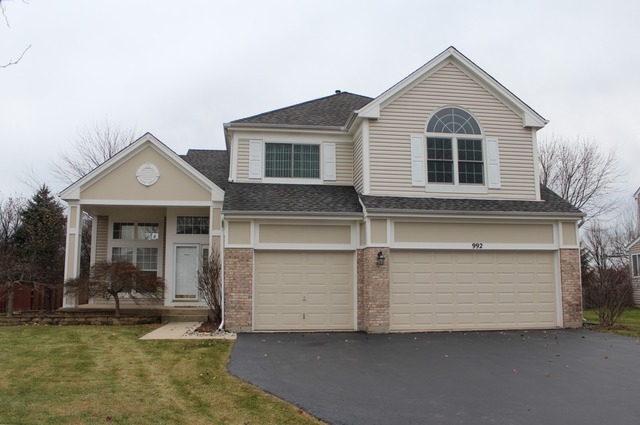 992 Knowles Rd, Gurnee, IL 60031 photo 1