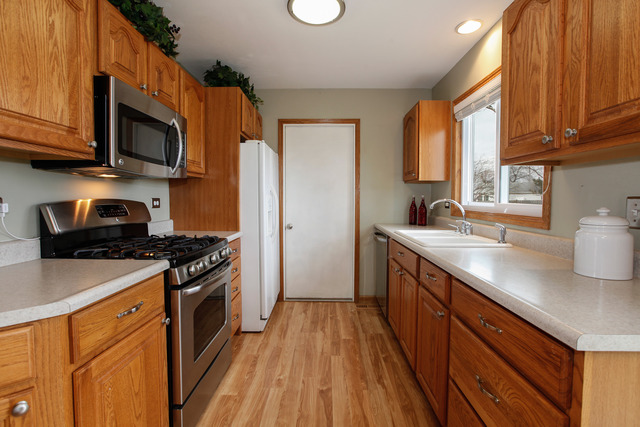 400 Nantucket Ct, Bartlett, IL 60103 photo 4