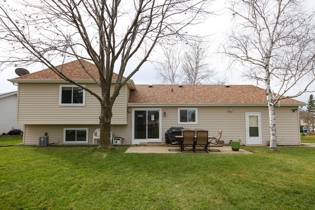 400 Nantucket Ct, Bartlett, IL 60103 photo 18