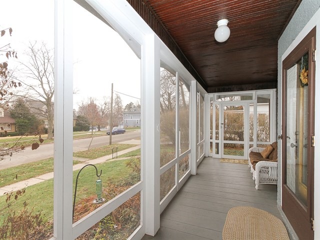 310 N Commonwealth Ave, Elgin, IL 60123 photo 3