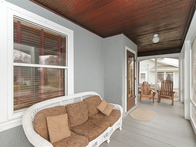 310 N Commonwealth Ave, Elgin, IL 60123 photo 2