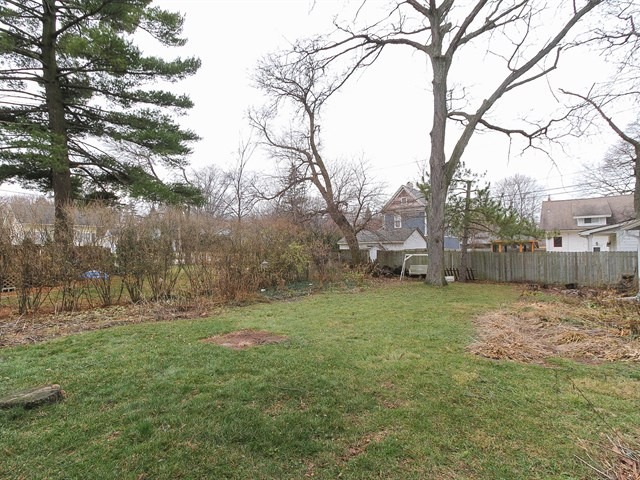 310 N Commonwealth Ave, Elgin, IL 60123 photo 23