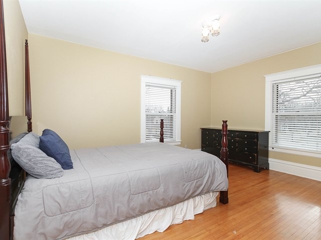 310 N Commonwealth Ave, Elgin, IL 60123 photo 17